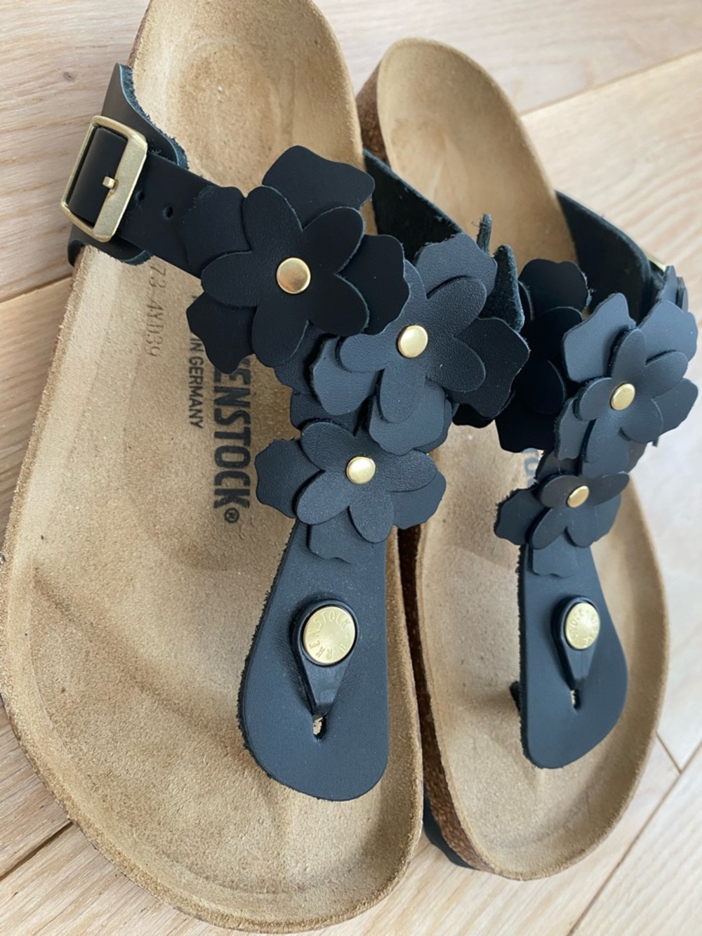 Birkenstock Black Floral Gizeh Sandal - Picture 5 of 8